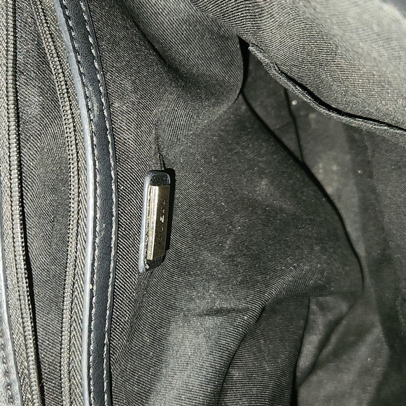 Guess Purse crossbody NEW - Picture 3 of 3